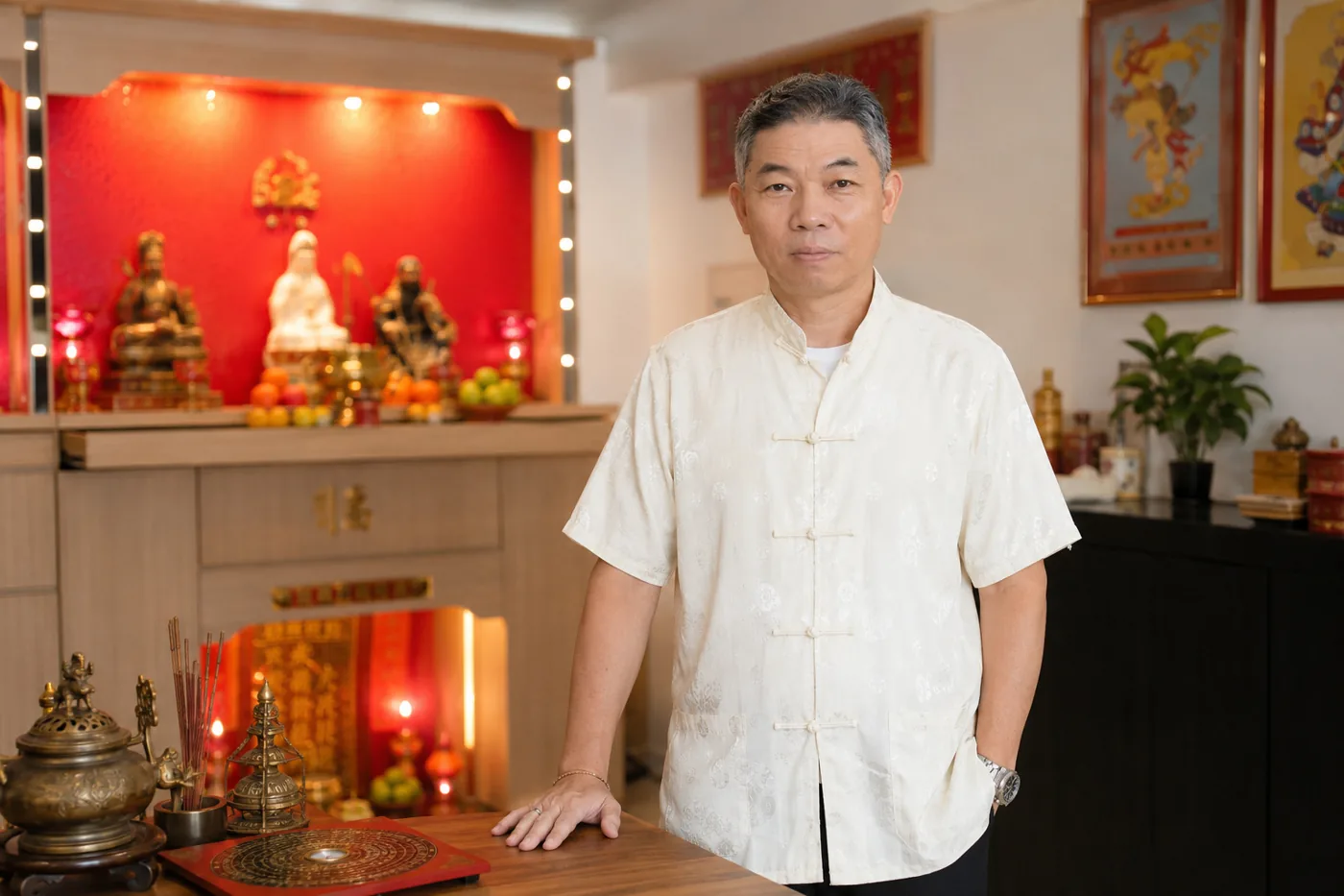 鑫风水命理师傅专业形象照